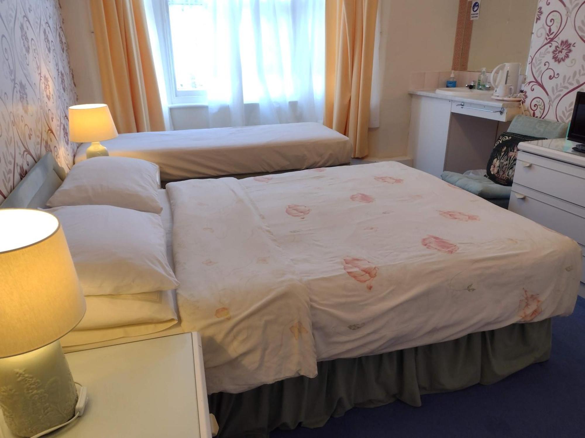 The Arran Hotel Scarborough Room photo